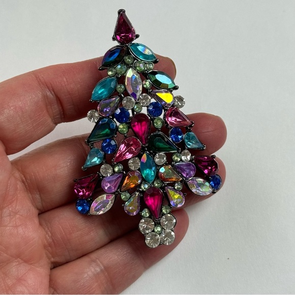 Vintage Avon 2006 Crystal Christmas Tree Brooch 3rd Annual - Picture 4 of 6